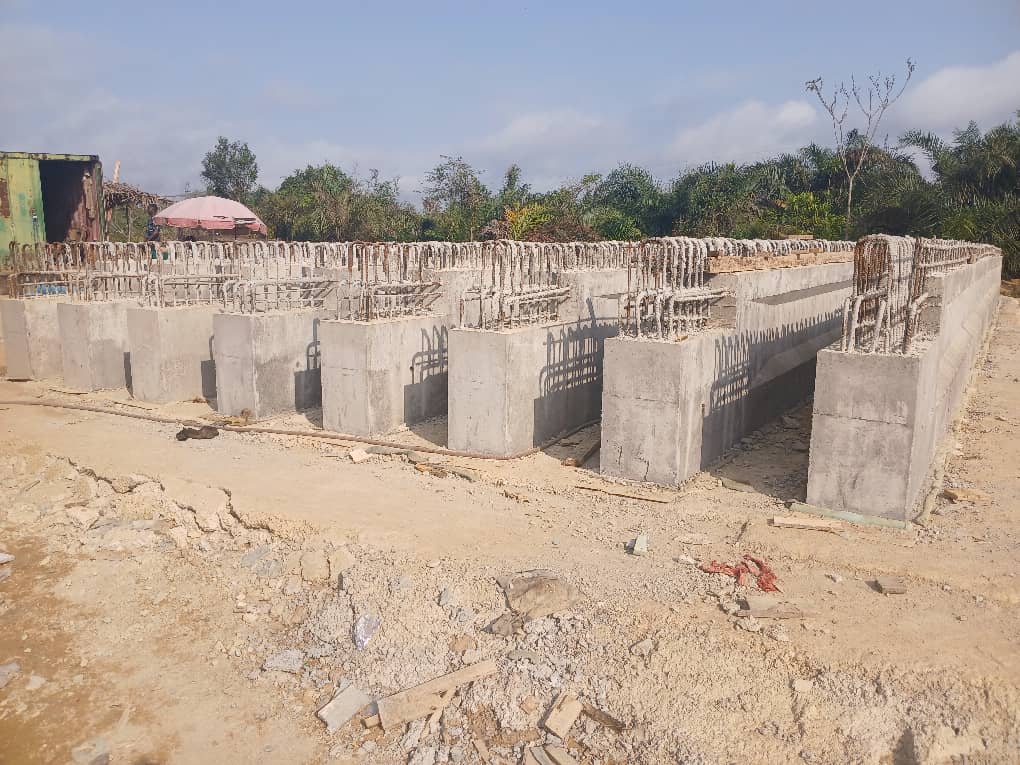 Ongoing 180m bridge at Adiabo-Eseku